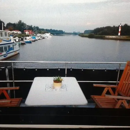 Hausboot Levitate Im Hafen Von
