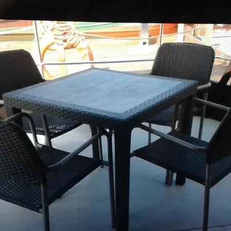 Botel Hausboot Levitate Im Hafen Von Barssel (Cloppenburg)